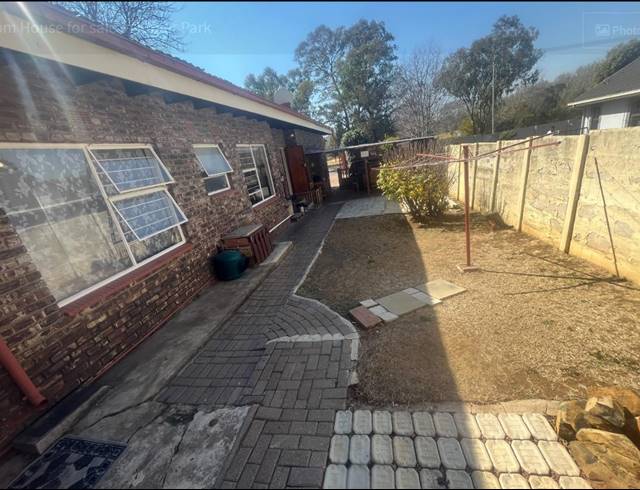 3 BEDROOM HOUSE FOR SALE IN KIBLER PARK